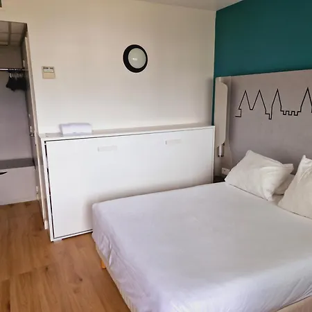 Hotel Kyriad - Aéroport 3*