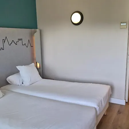 Kyriad - Aeroport Hotel