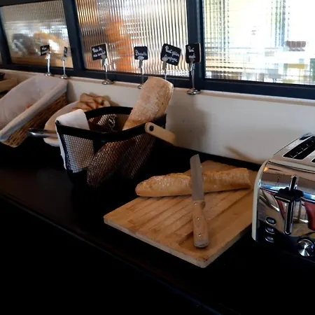 Hotel Kyriad - Aéroport 3*