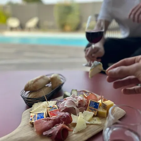 Kyriad - Aéroport Hotel 3*