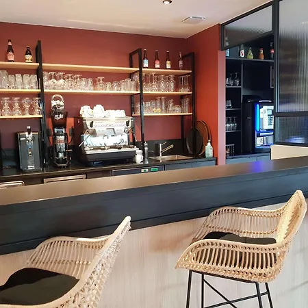 Hotel Kyriad - Aeroport 3*