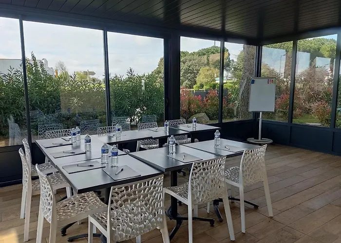 Kyriad - Aéroport Hotel Carcasona