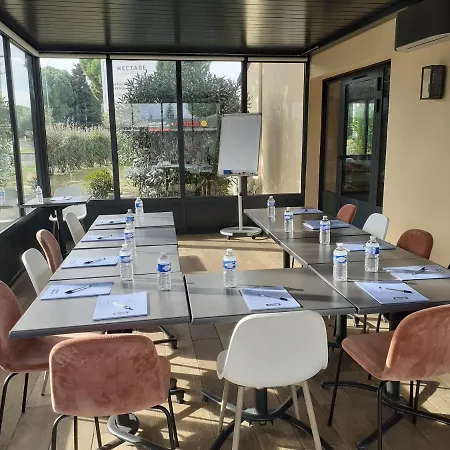 Hotel Kyriad - Aéroport 3*